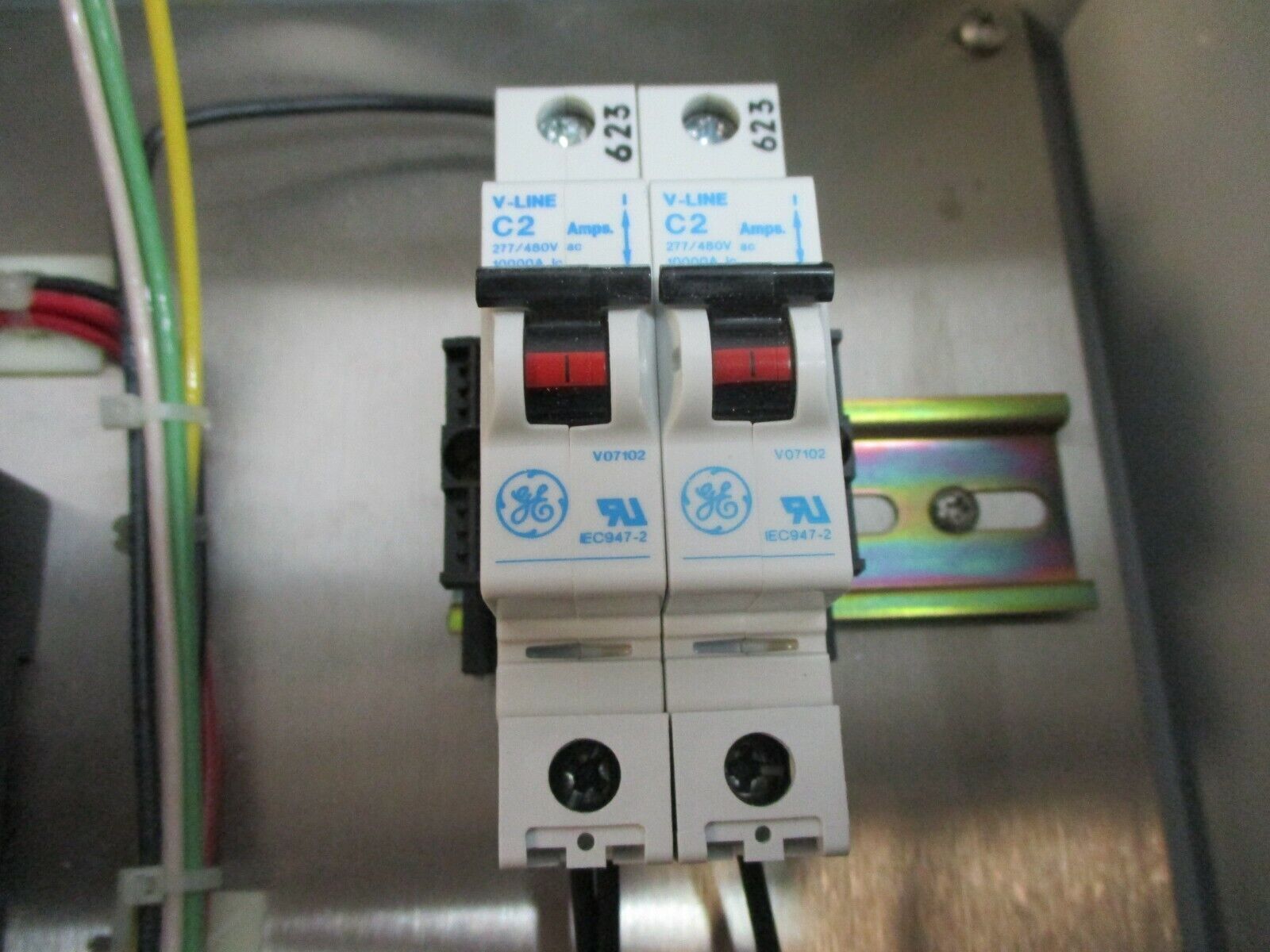 GE Fanuc VersaMax Enclosed Micro Controller IC200UAR014-BD 5VDC / 240VAC Used