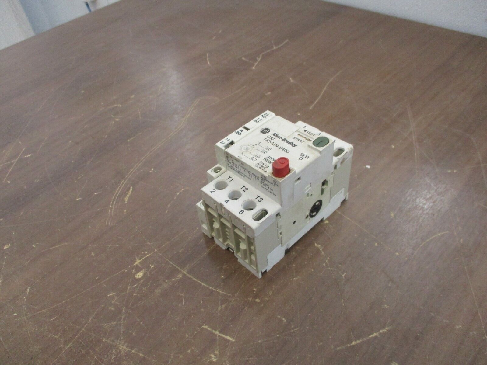 Allen-Bradley Manual Starter 140-MN-0400 Ser. D Trip: 2.5-4.0A w/ Aux Contact