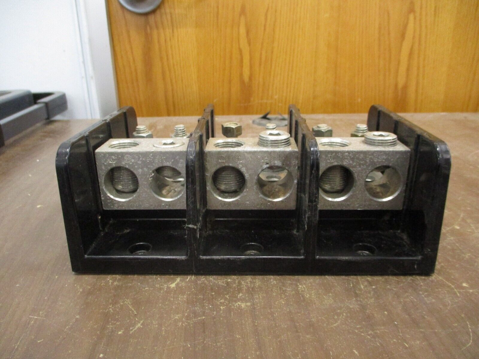 Marathon Power Distribution Block 1453599 5 760A 600V 3P Used