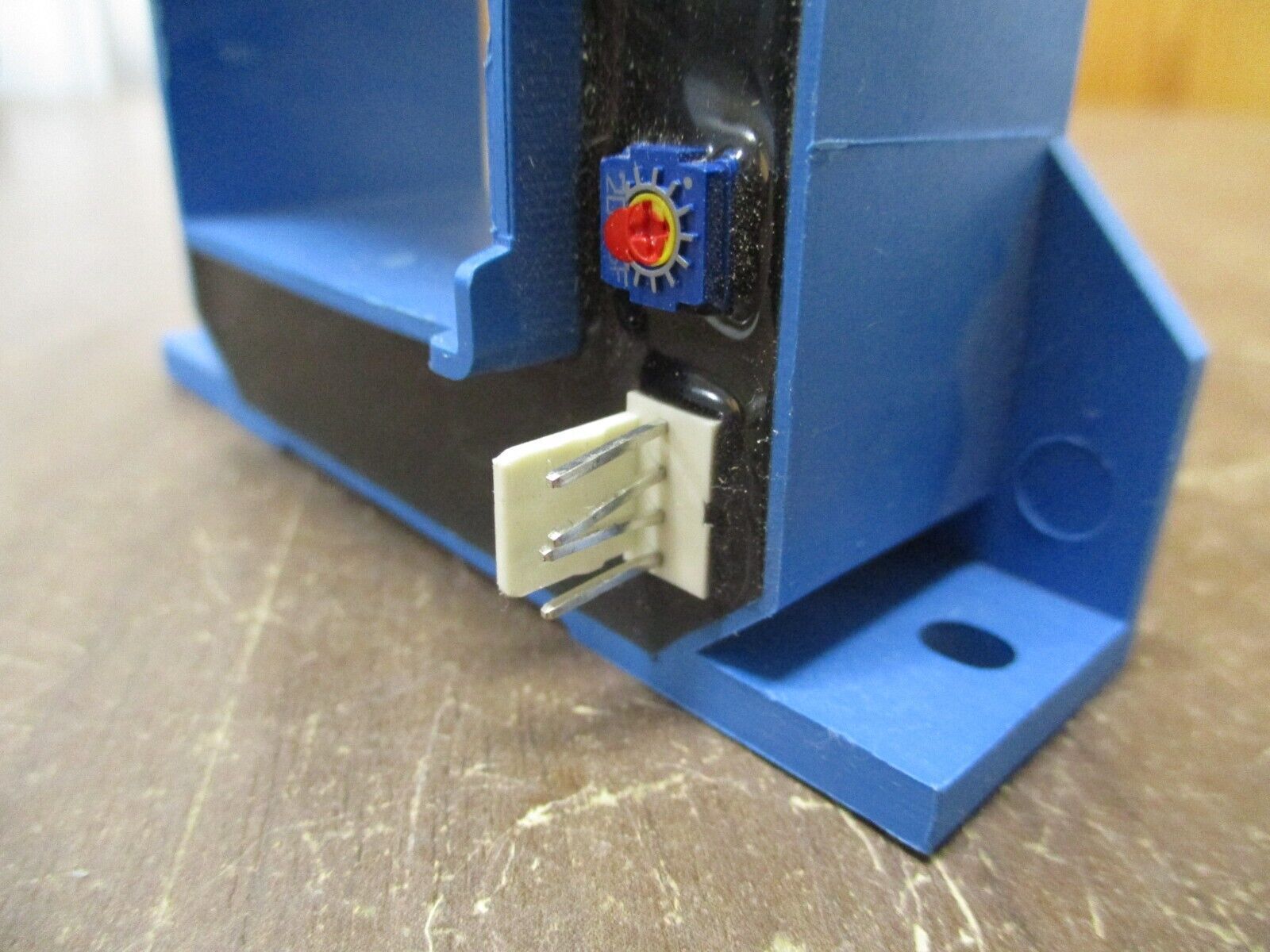 LEM Current Transducer HAT 1000-S *Chipped* Used