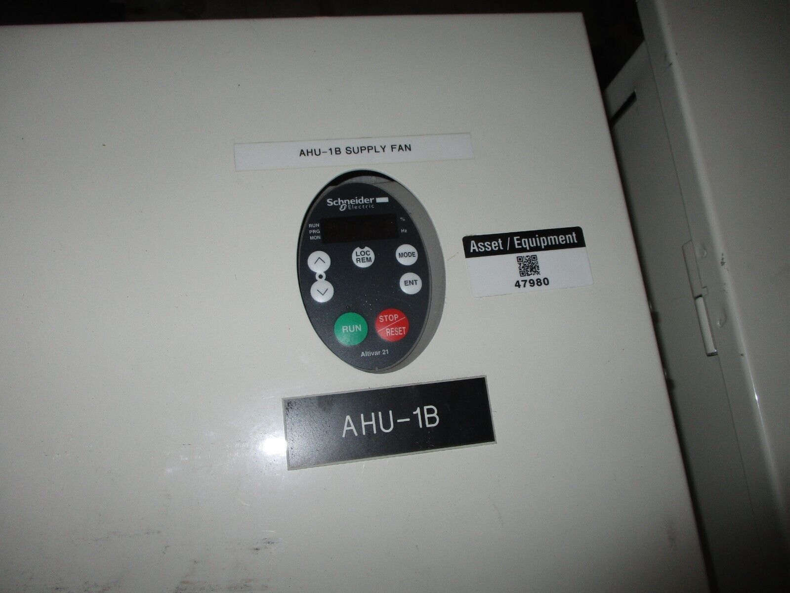 Square D ATV21 S-Flex AC Drive w/ Bypass ATV21HD75N4 100HP 3Ph Used