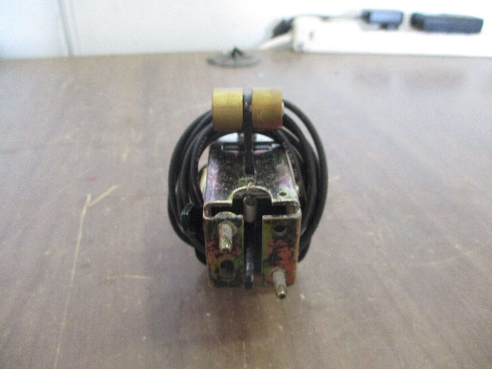 GE Shunt Trip Device 139C4378G4 125V 60Hz Used