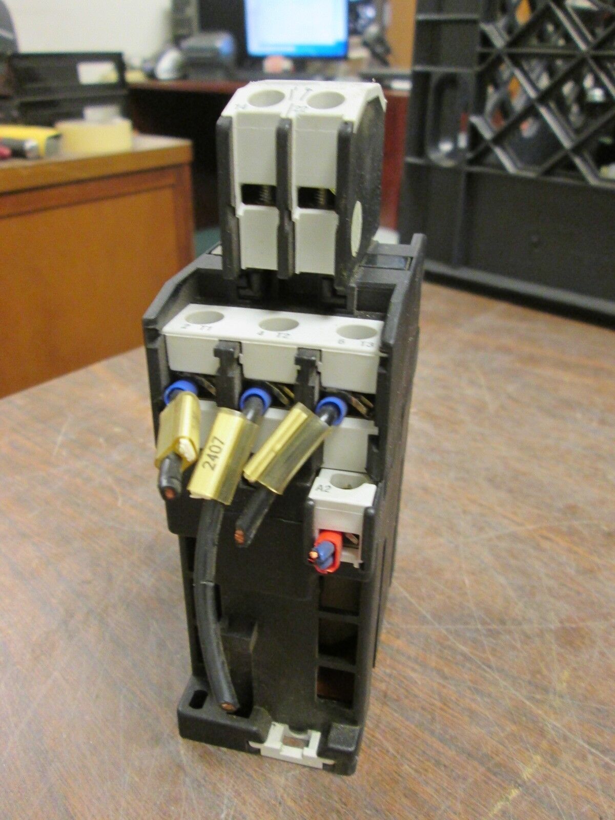 Klockner Moeller Contactor w/ Aux Contact Block DIL0M-G 24VDC Coil 35A 600V Used