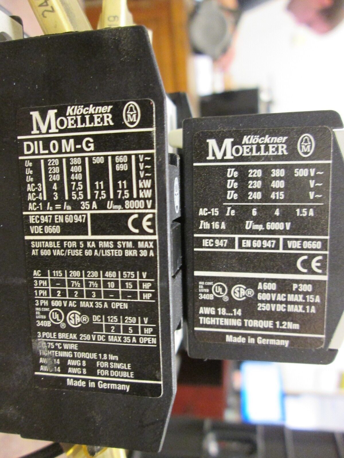 Klockner Moeller Contactor w/ Aux Contact Block DIL0M-G 24VDC Coil 35A 600V Used