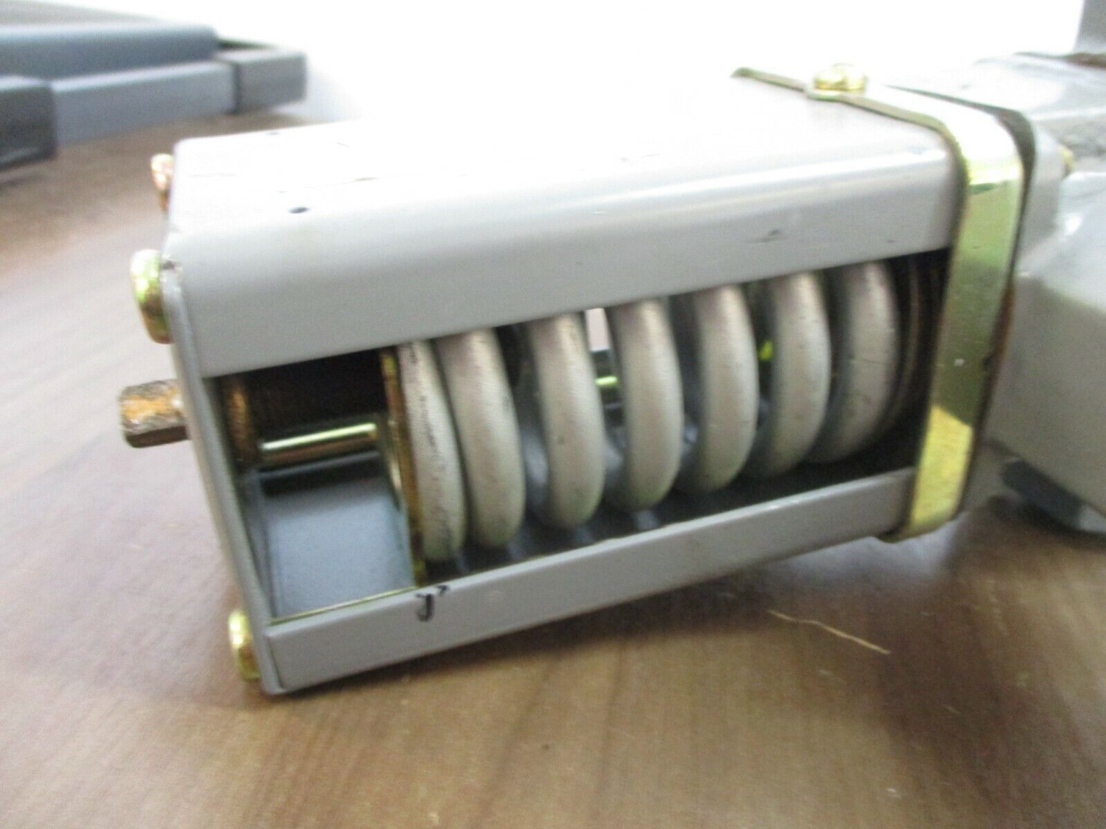 Johnson Controls 3-Way Valve V48AD-2 Size: 1" Range: 145-190 150PSIG Water Max