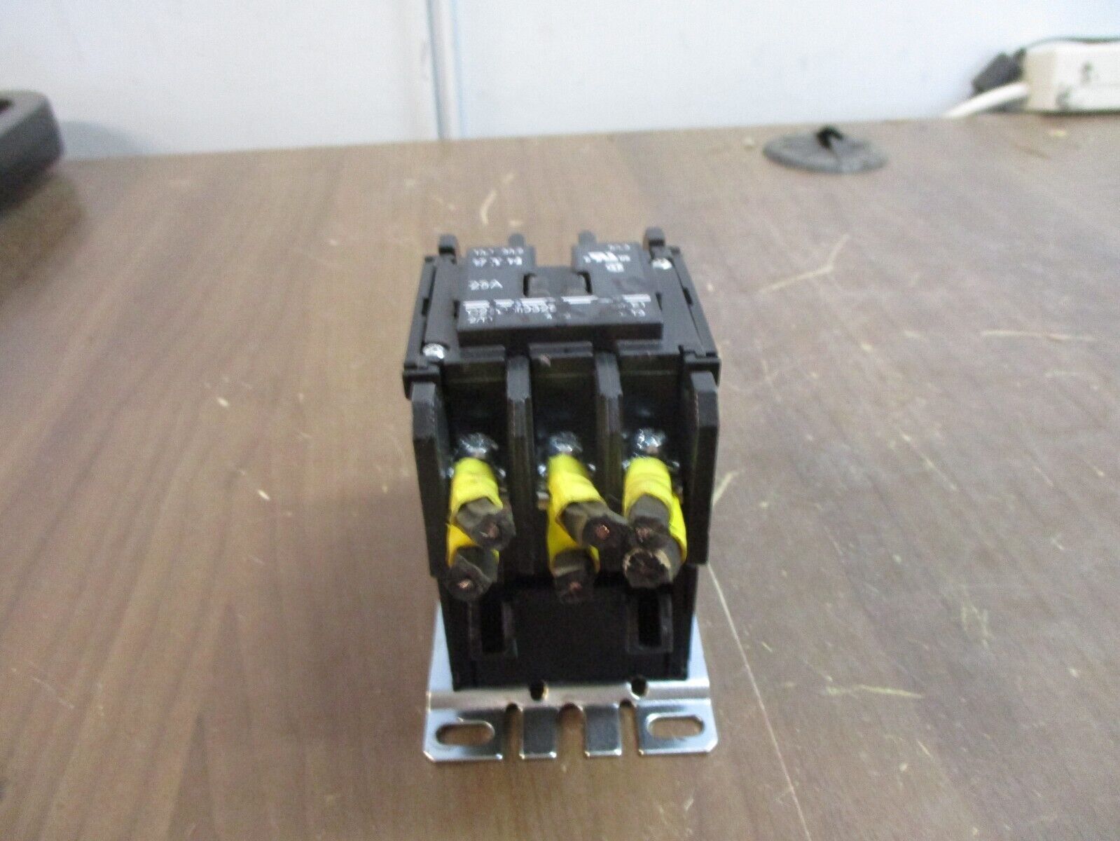 Cutler-Hammer Contactor C25DND325 120V Coil 25A Used