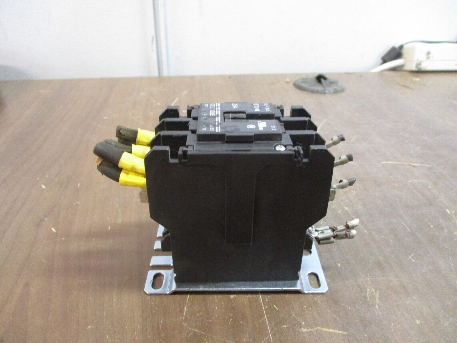 Cutler-Hammer Contactor C25DND325 120V Coil 25A Used