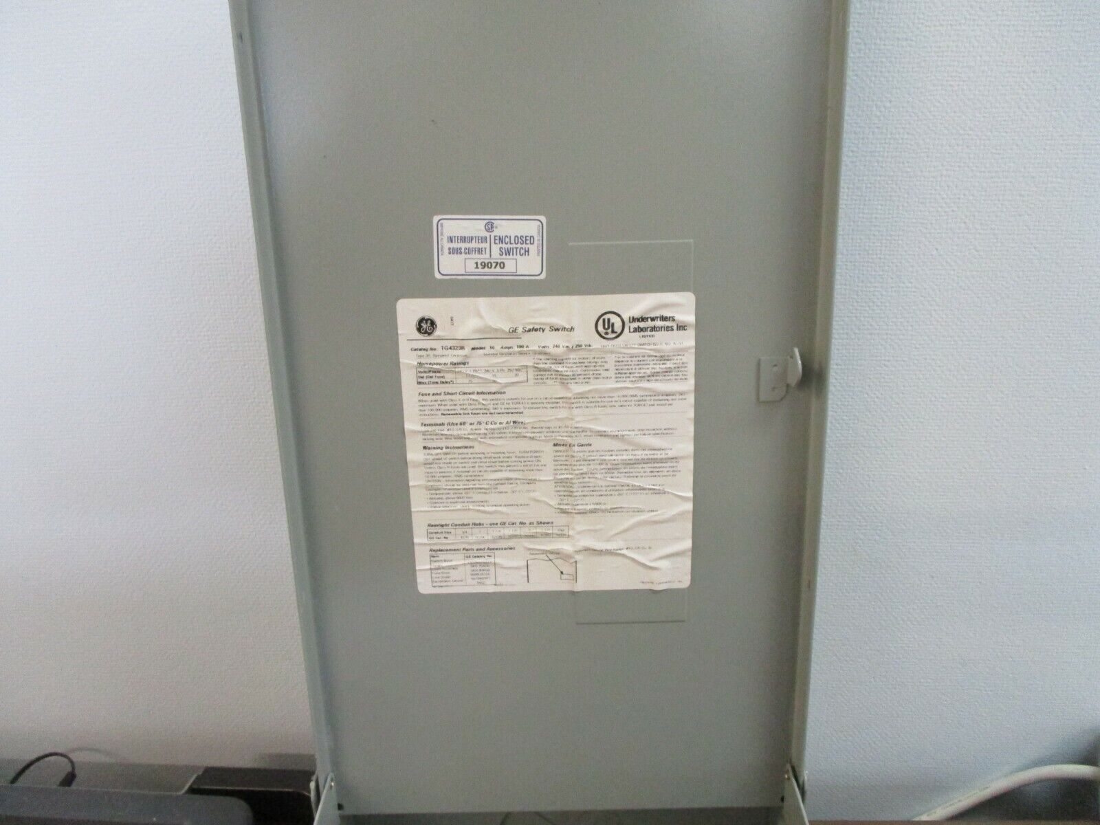 GE Fusible 3R Safety Switch TG4323R 100A 208Y/120VAC 240VAC 250VDC 3P 4W Used