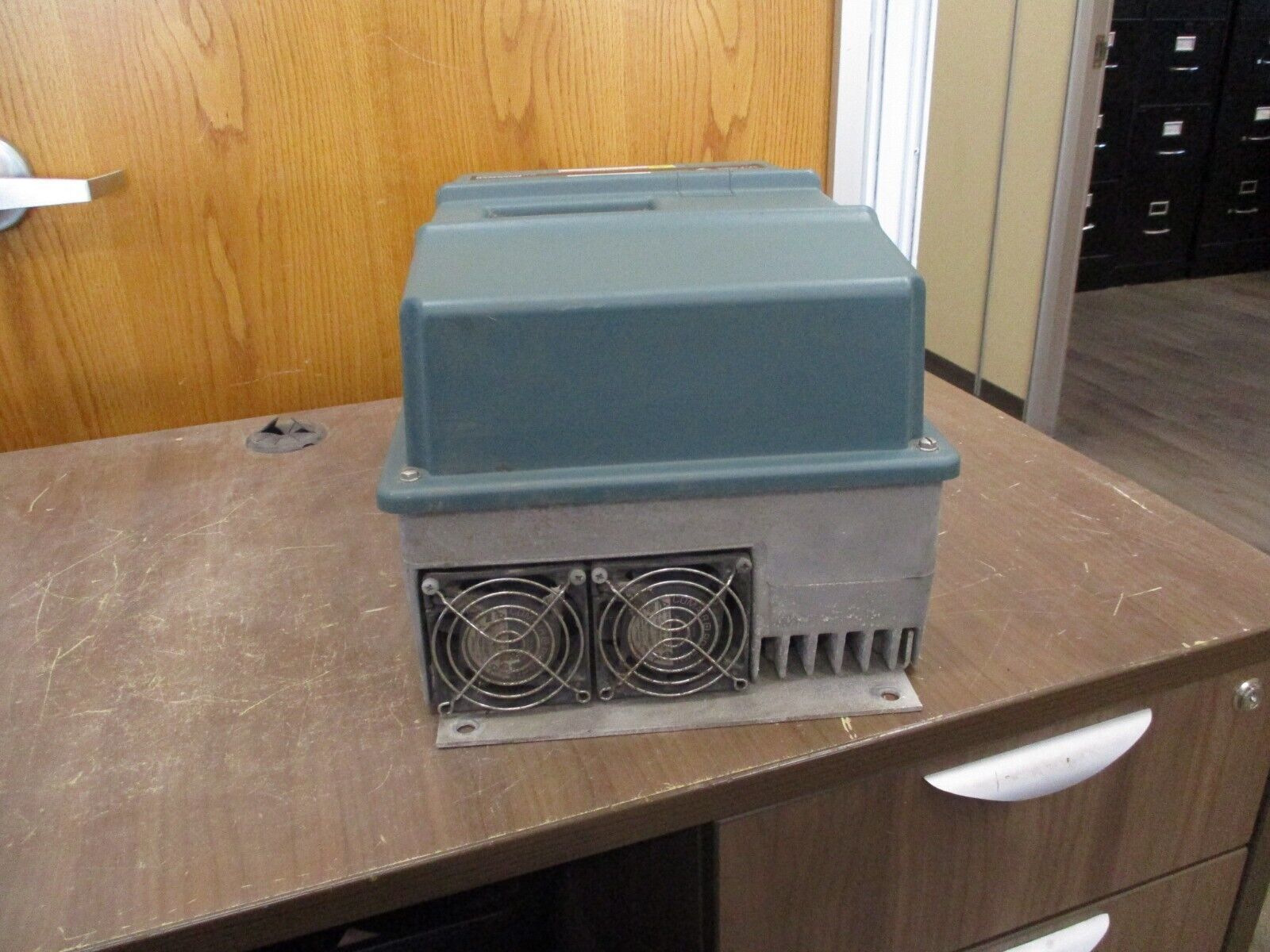 Rockwell Automation VTAC 7 AC Drive 20H4260 20HP 3Ph Type 12 Enclosure Used