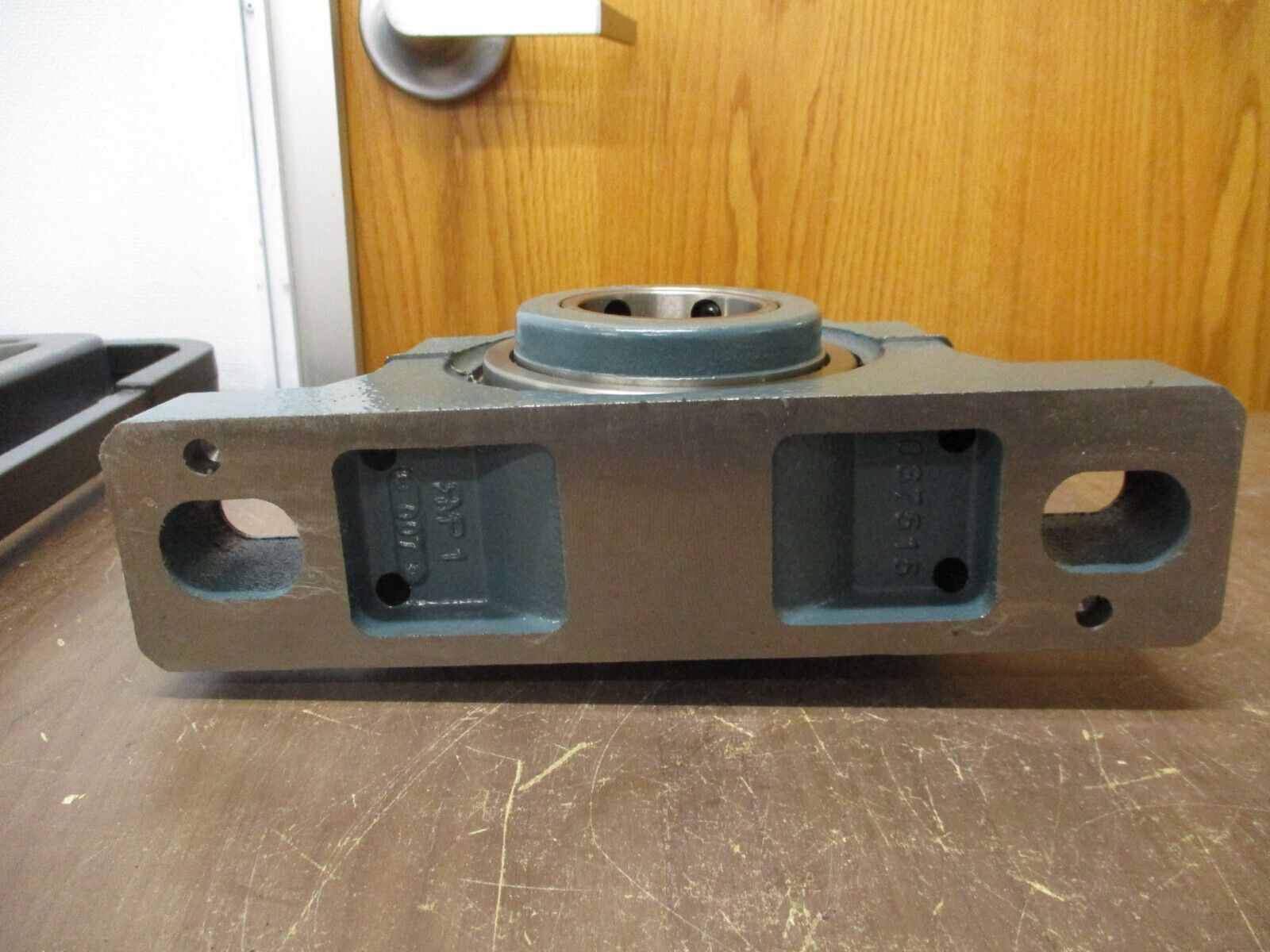 Dodge Double Interlock Pillow Block Bearing 023339 P2B-DI-203R 2-3/16"