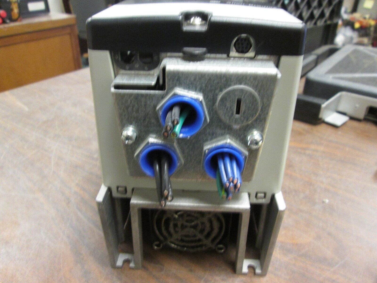 Allen-Bradley PowerFlex70 AC Drive 20A D 2P1A 1 AYNNDNN 1HP 3Ph Used