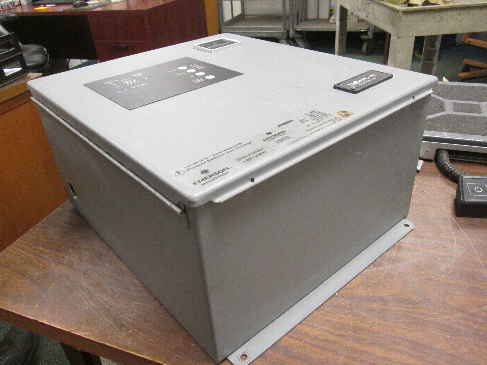 Liebert LM Surge Suppressor LM100120YANSE 120/208V 3Ph 4W Used