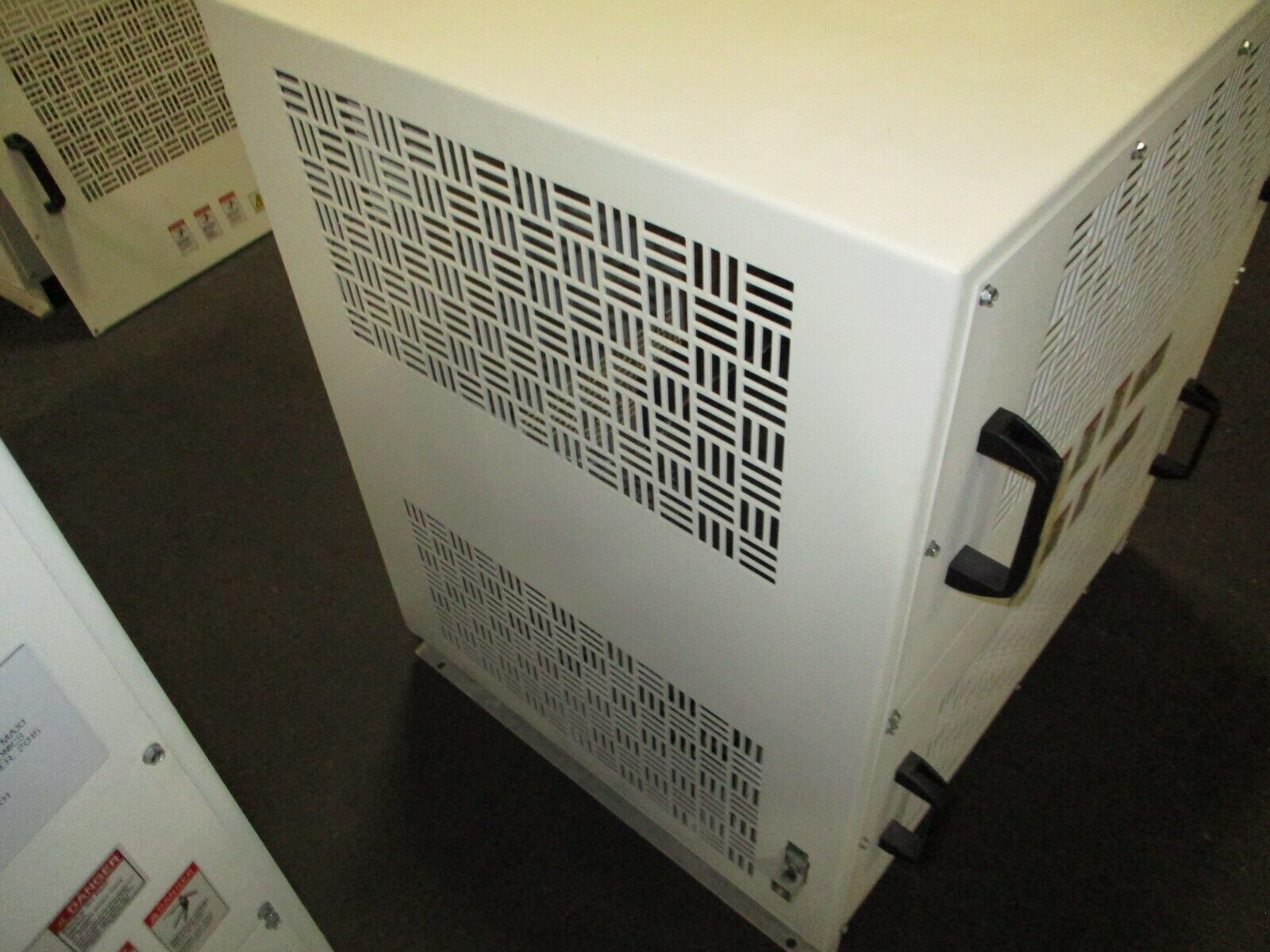 Spang Transformer w/ Breaker Disconnect L19144 30kVA 1Ph Pri: 480V Sec: 300/600V