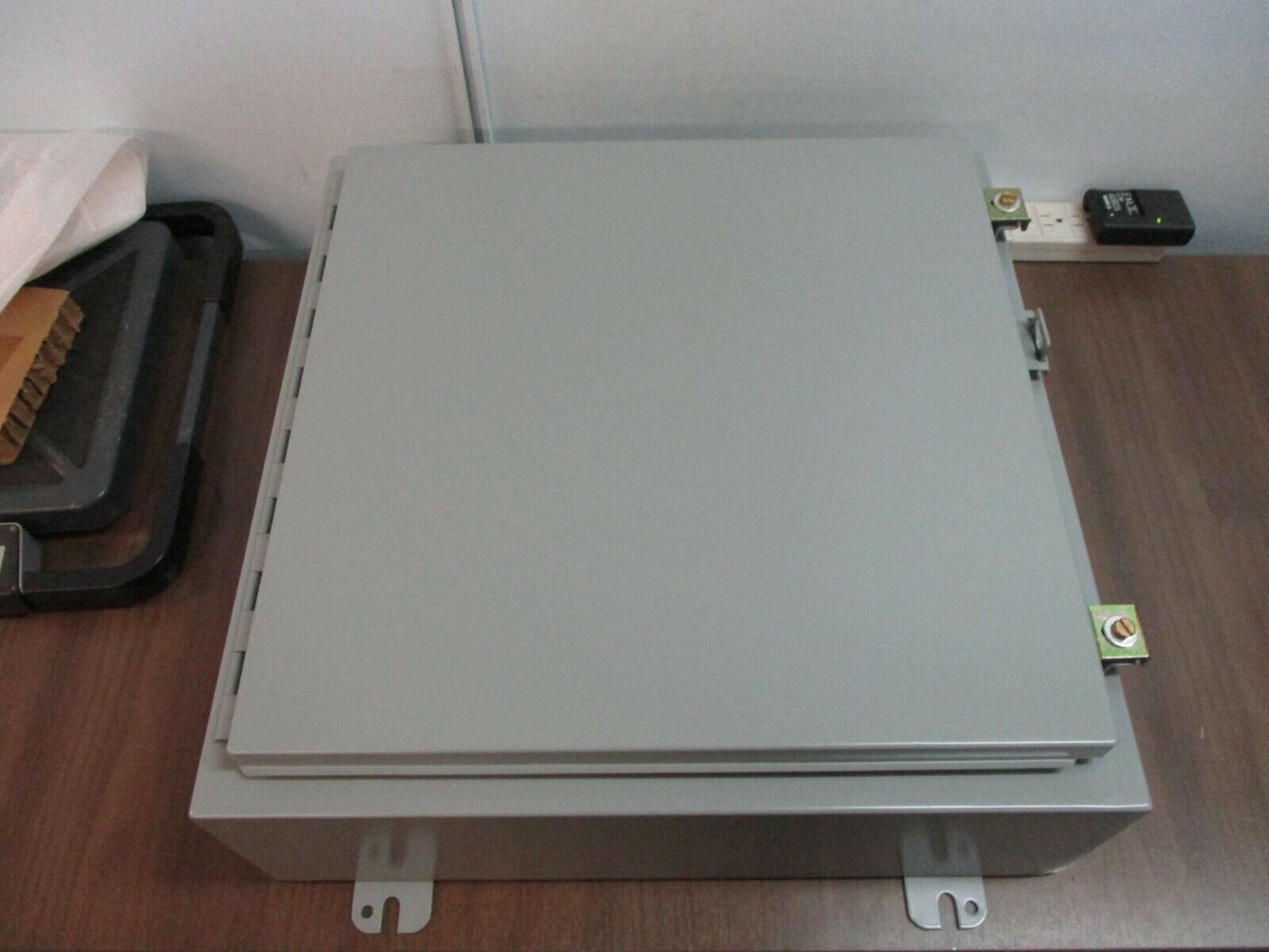 Circle AW Control Panel Enclosure 20206-12 Size: 20x20x6" Type 12 New Surplus