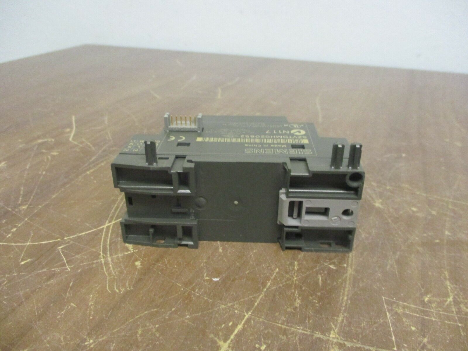 Siemens DM8 24R Expansion Module 6ED1 055-1HB00-0BA0 *Missing (1) Mounting Clip*