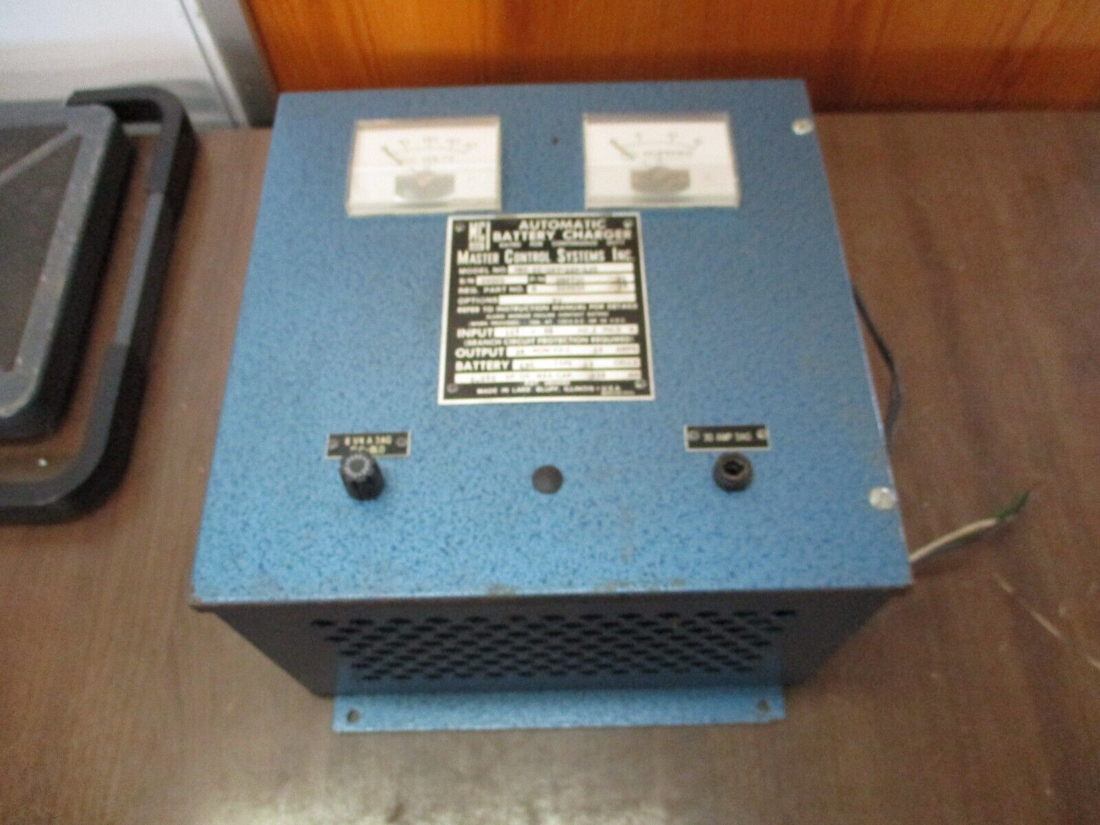 Master Control Systems Automatic Battery Charger 604736-21 Output: 24VDC 10A
