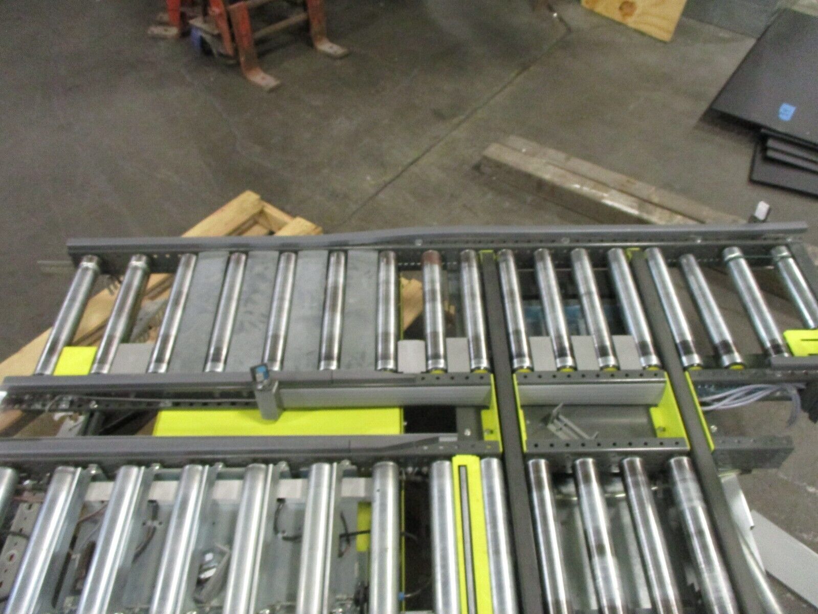 KNAPP Power Conveyor U072A20 480V 3Ph Roller Width: 14 7/8" Used