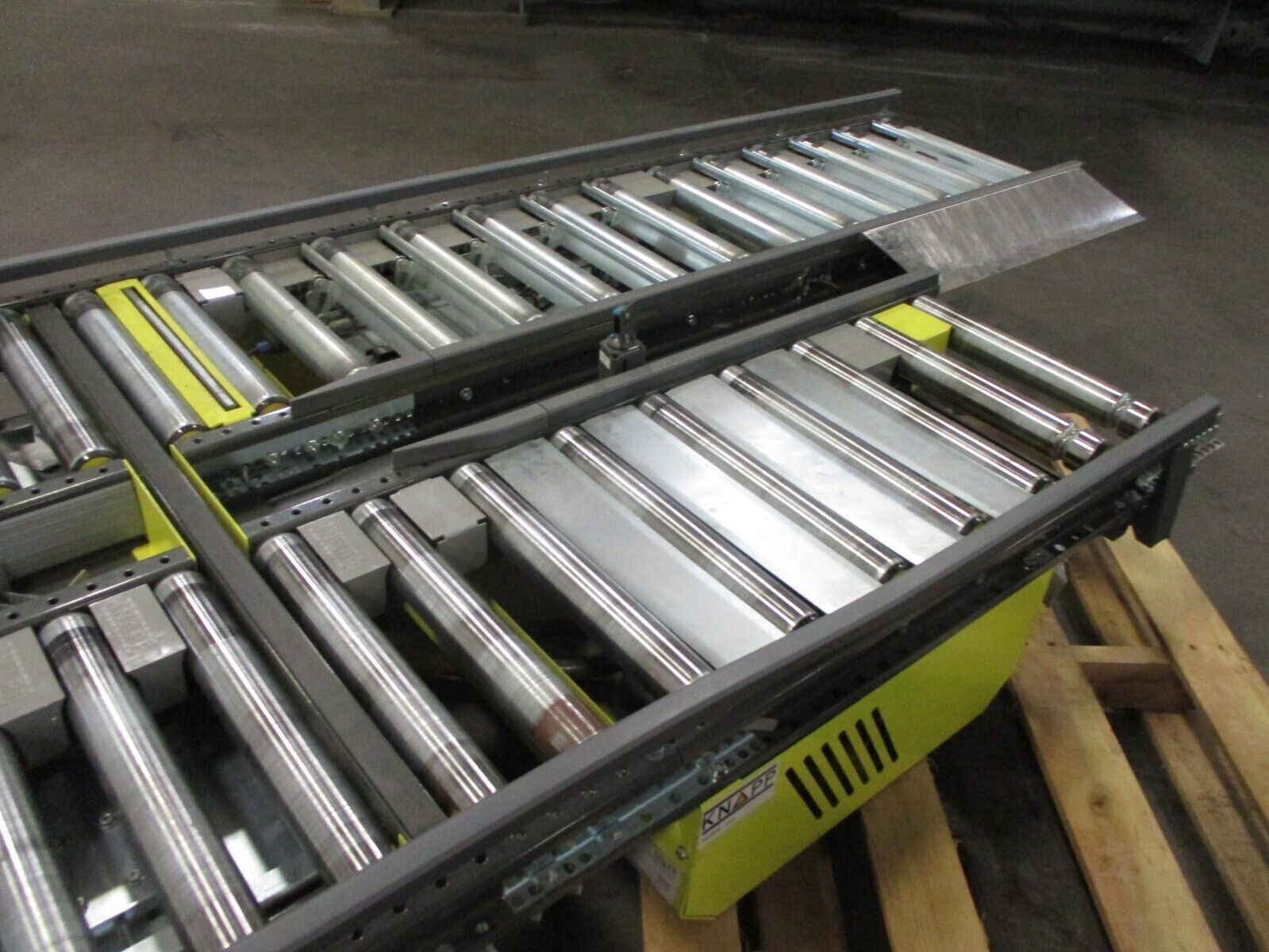 KNAPP Power Conveyor U072A20 480V 3Ph Roller Width: 14 7/8" Used