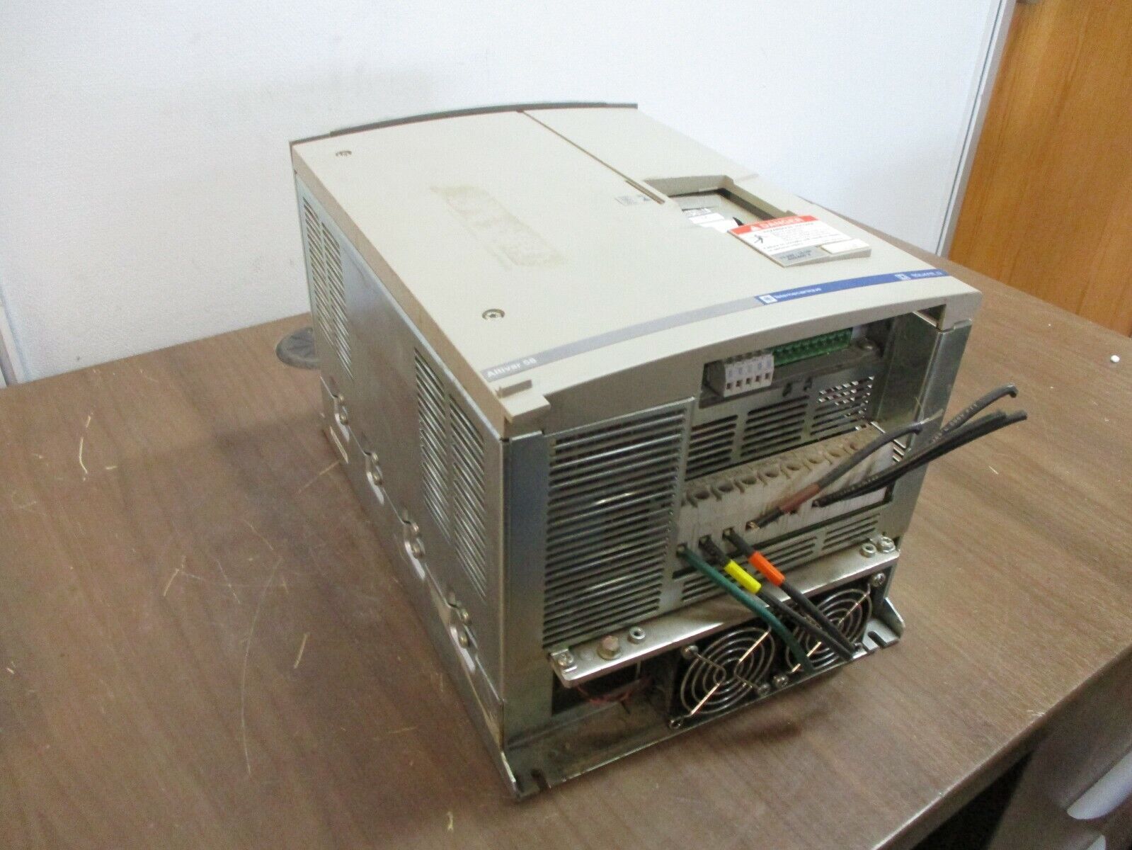 Square D Altivar 58 AC Drive ATV58HD16N4Z 15HP *No Keypad* Used