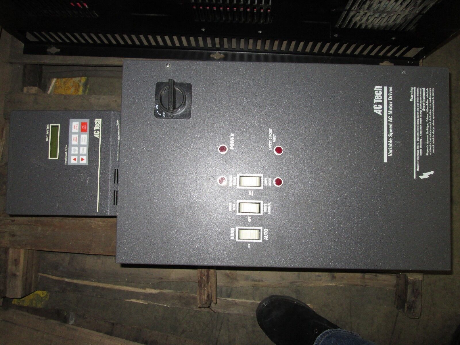 AC Tech AC Drive MH4100BG135 10HP Output: 480V 14A Used