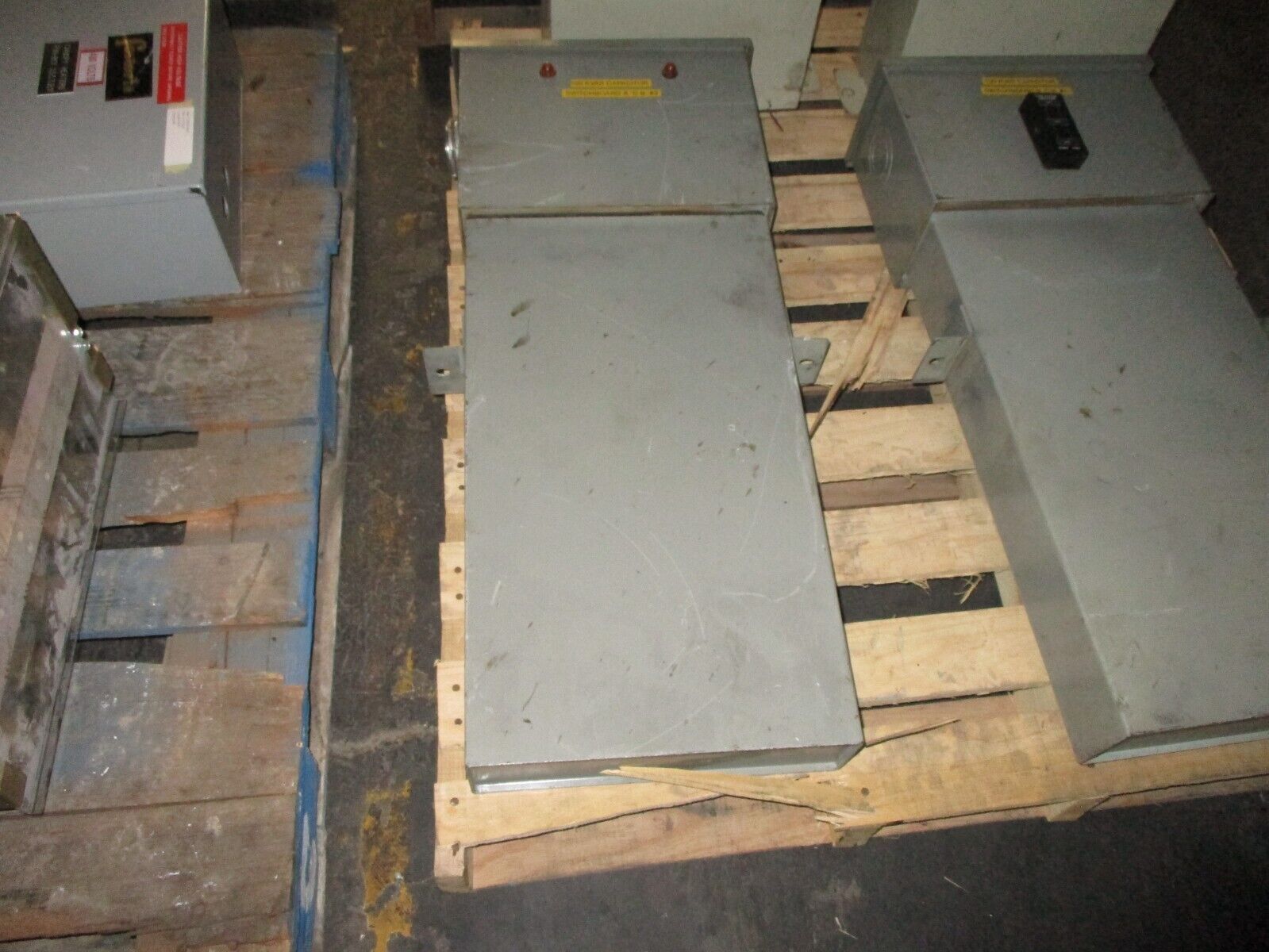 Aerovox Capacitor ICS0100F33 100KVAR 480V 60Hz 3Ph Used