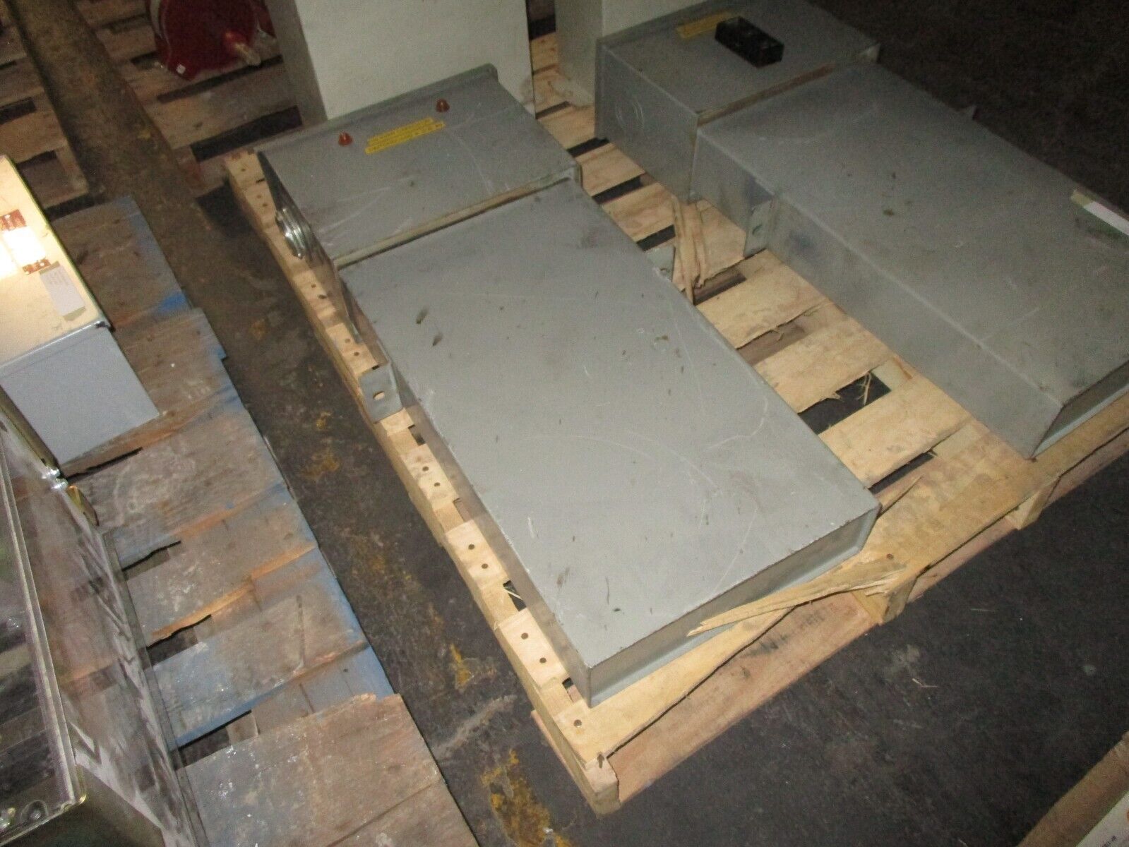 Aerovox Capacitor ICS0100F33 100KVAR 480V 60Hz 3Ph Used