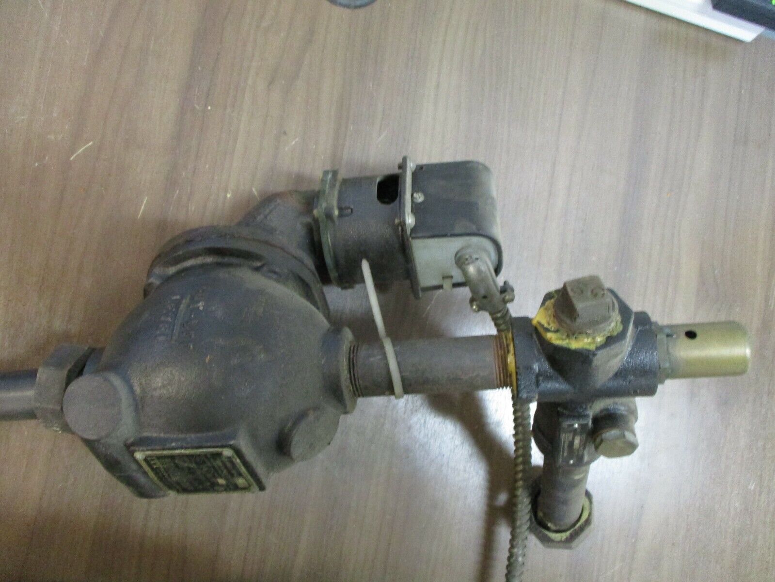 ITT Low Water Cut-Off 63M 115-230V 60Hz w/ Type 2M Switch Used