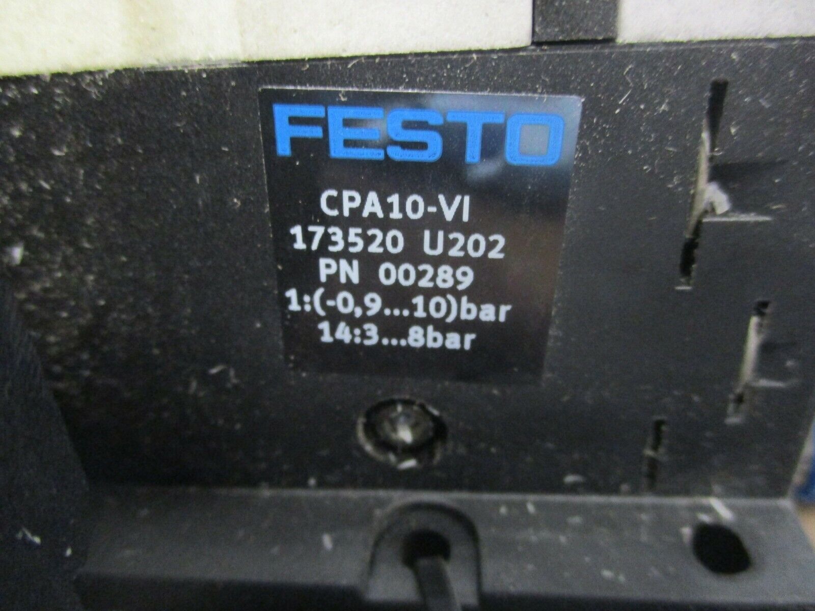 Festo Valve Terminal Manifold w/ Valves CPA10-VI w/ (10) CPA10 EV2 Valves Used