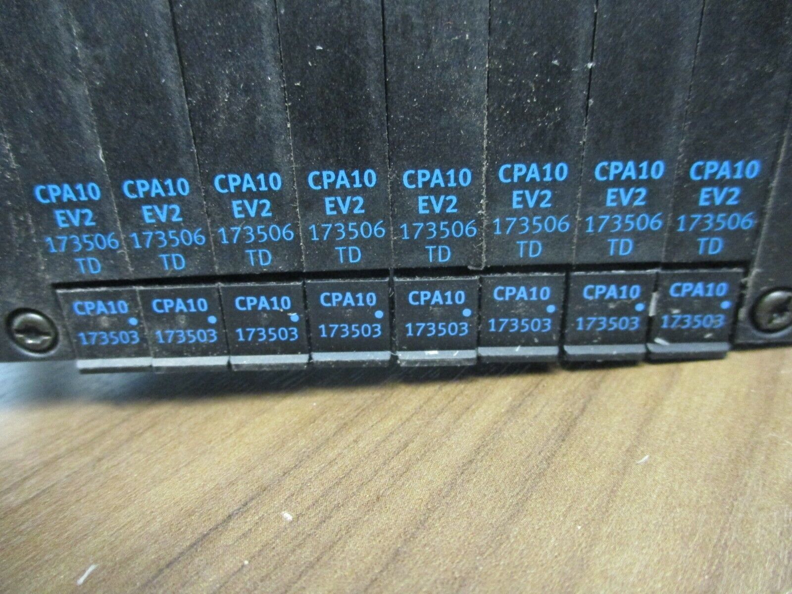 Festo Valve Terminal Manifold w/ Valves CPA10-VI w/ (10) CPA10 EV2 Valves Used