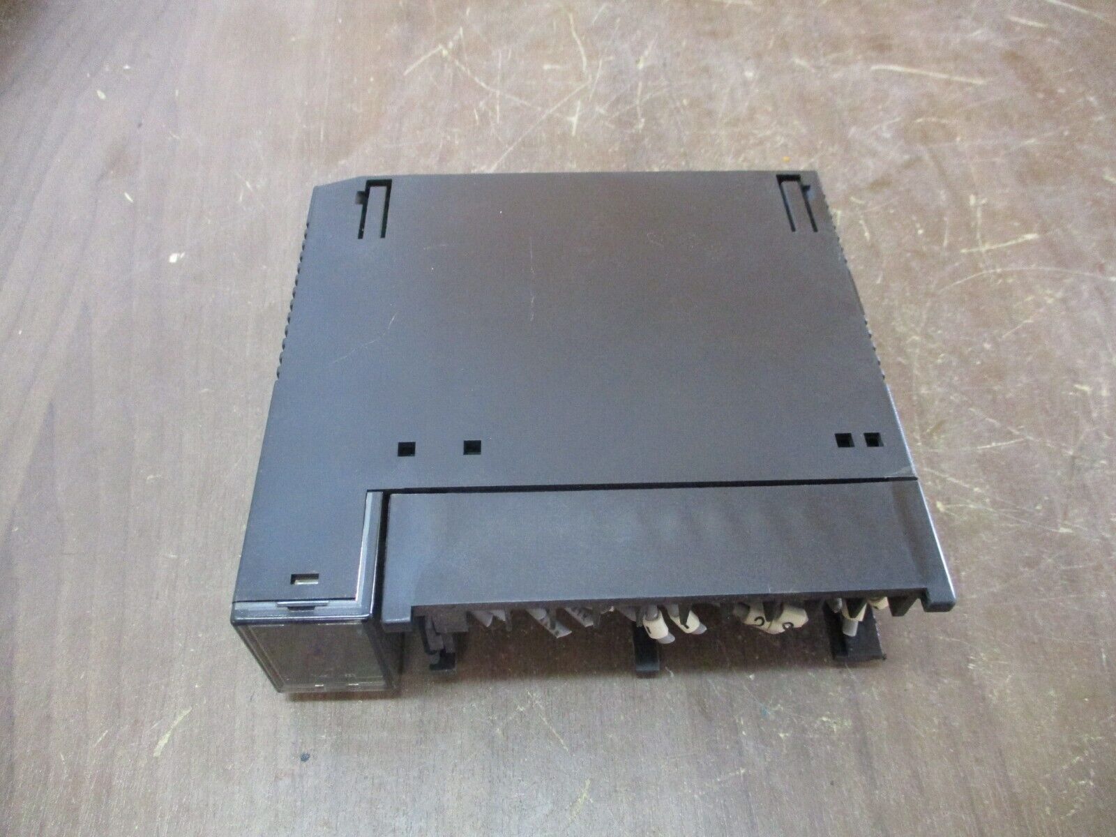 GE Fanuc Output Module IC693MDL740D 12/24VDC 0.5A 16PT POS *No Terminal Cover*