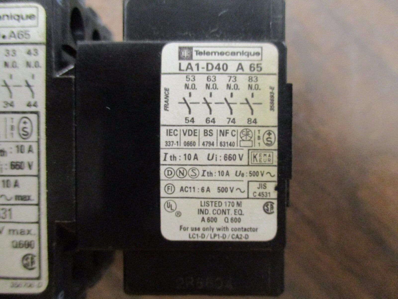 Telemecanique Contactor w/ Aux Contact Block CA2-DN1319.A65 220-240V Coil Used