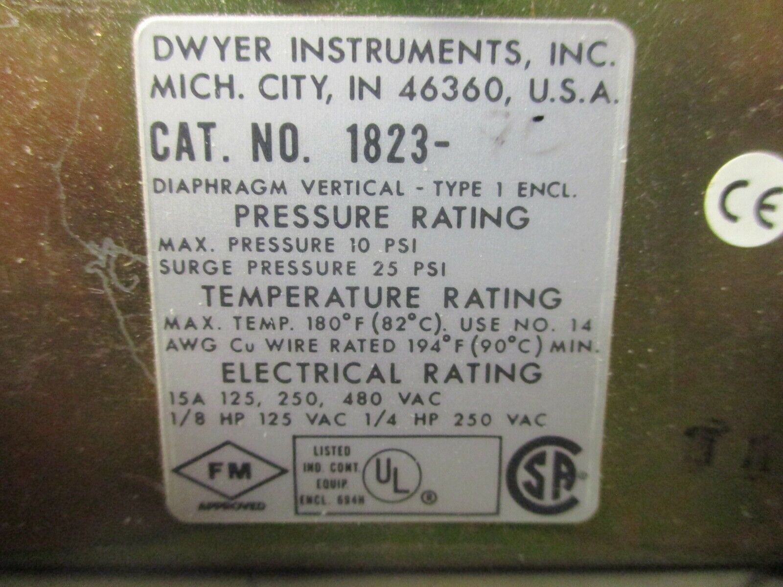 Dwyer Pressure Switch 1823-80 15A 125/250/480V 10PSI Used