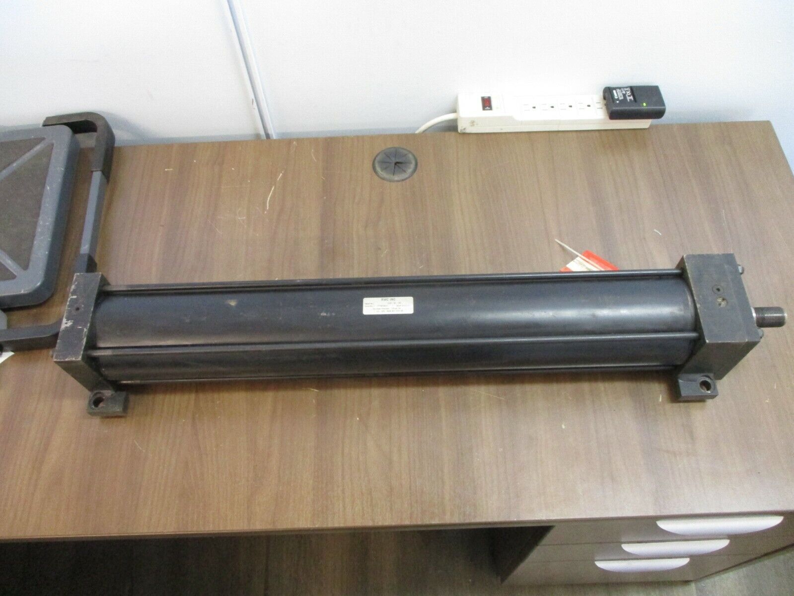 RWC Air Cylinder CL07-02-102 250PSI Used