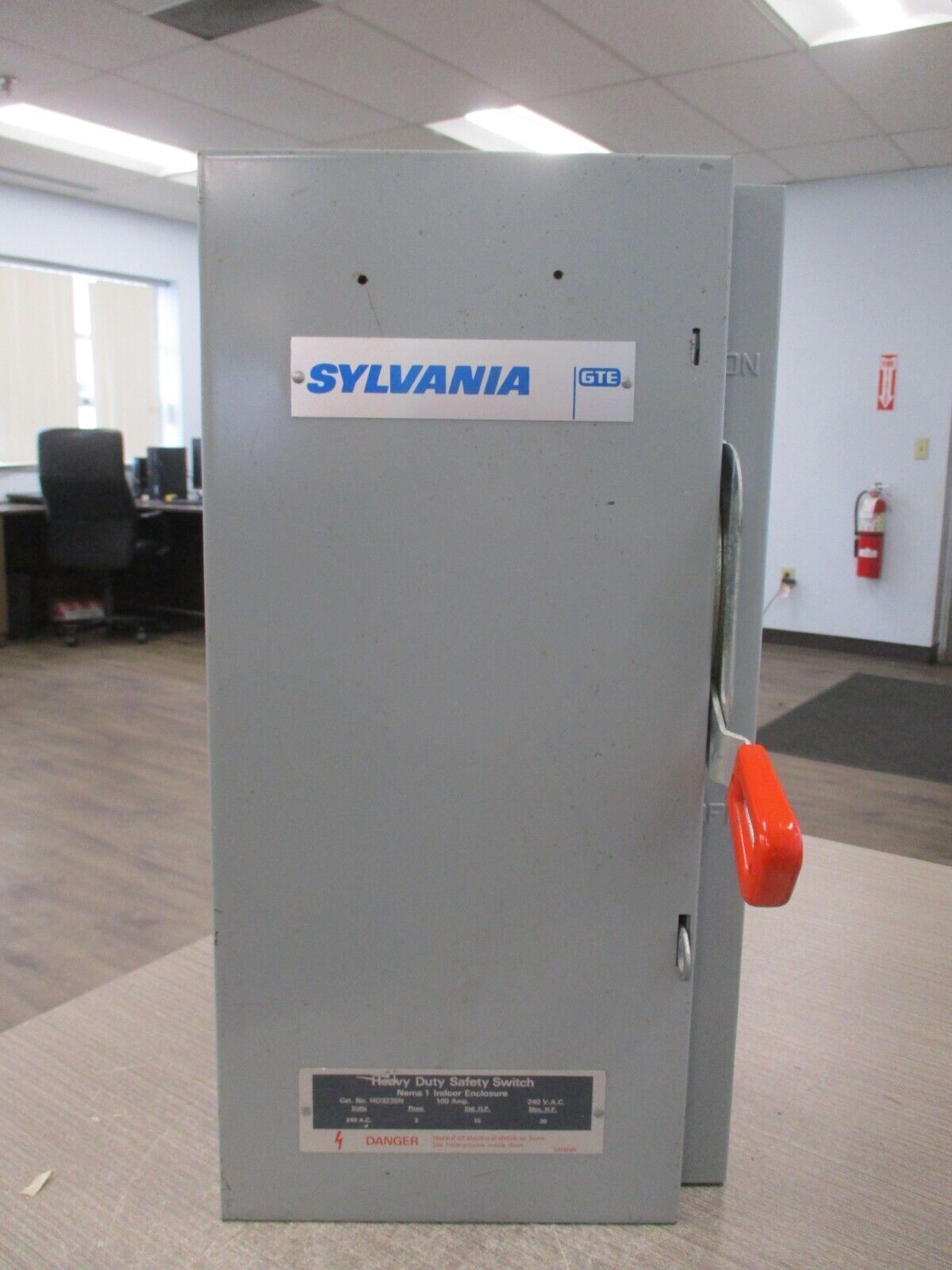 Sylvania Fusible Safety Switch/Disconnect HD323SN 100A 240V 3P Used