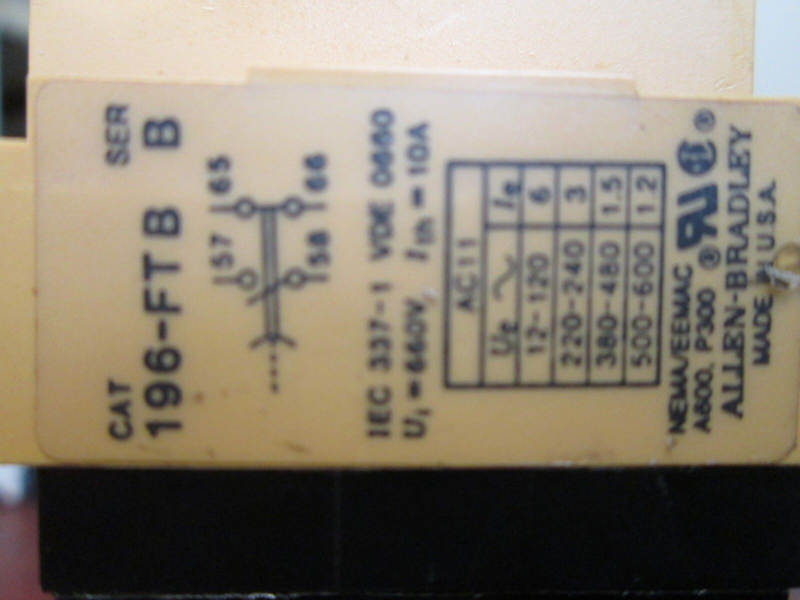 Allen-Bradley Timing Relay w/ Contact 700-F400A1 196-FT Range: .1-180sec Used