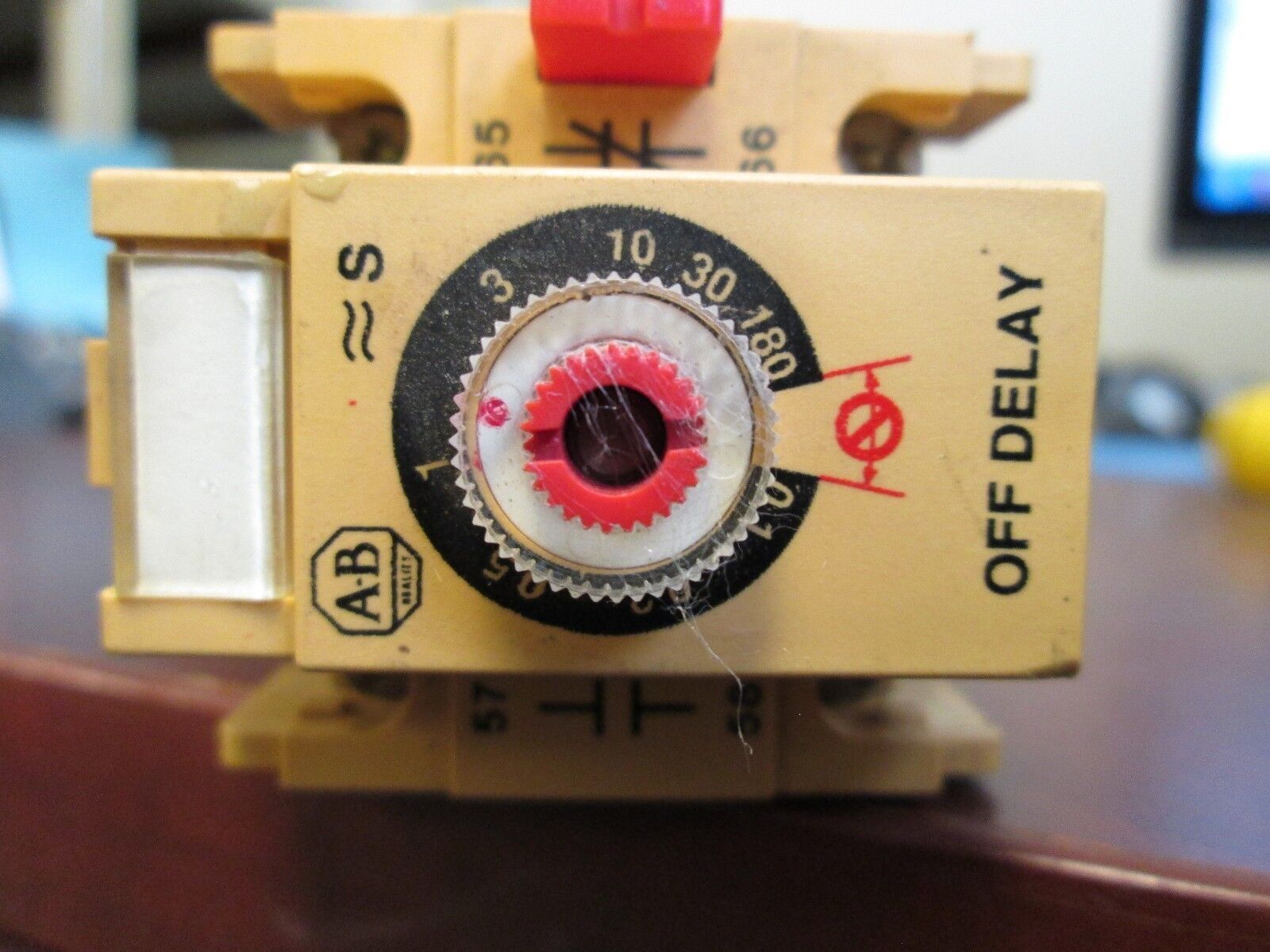 Allen-Bradley Timing Relay w/ Contact 700-F400A1 196-FT Range: .1-180sec Used