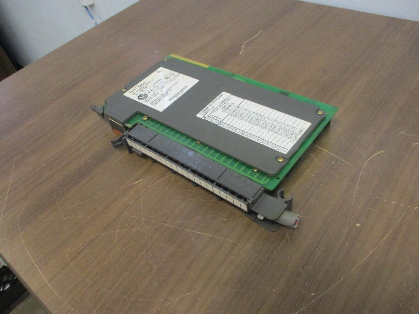 Allen-Bradley AC Output Module 1771-OAD/C Rev. F01 Ser. C 10-138VAC Used