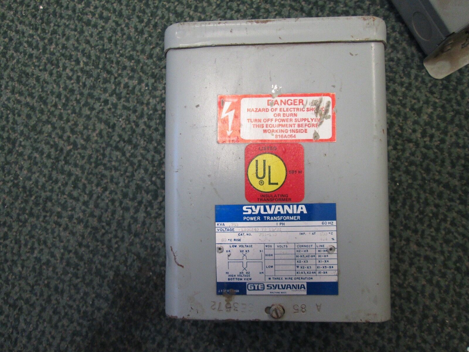 Sylvania Buck Boost Transformer 756-1B0 Pri 120/240V Sec 16/32V .750KVA 1Ph Used