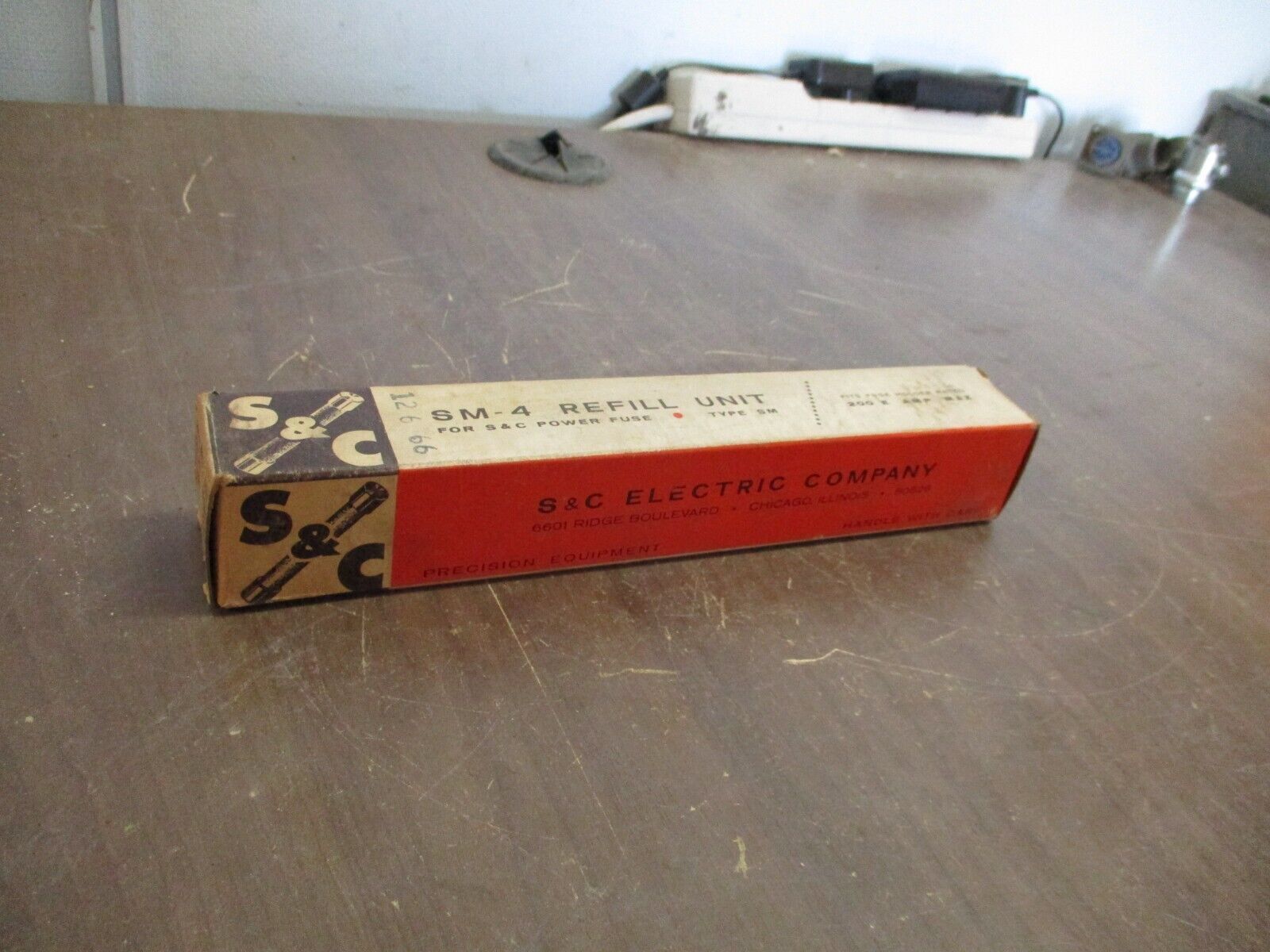 S&C SM-4 Fuse Refill Unit 122075R3 50E 14.4kV New Surplus