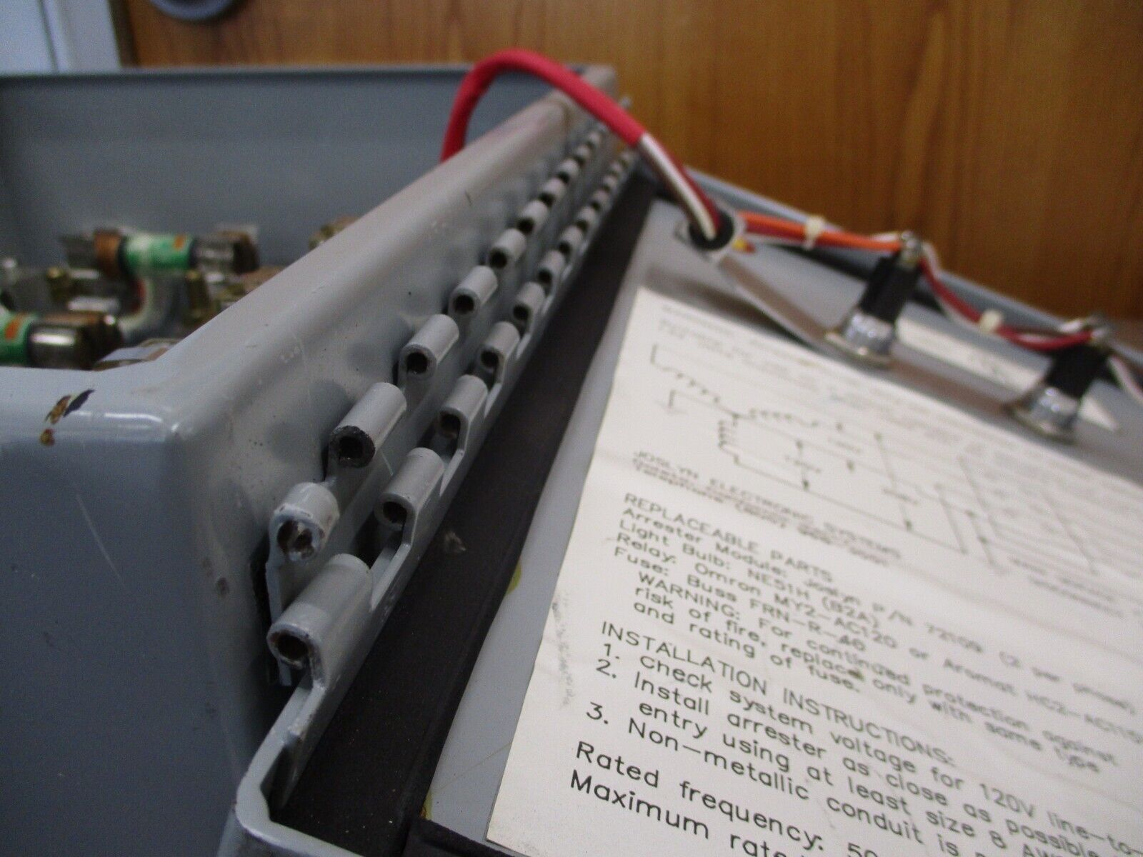Joslyn AC Power Arrester 1455-85 120/208V 3Ph 5W Rating: 250V L-N, 500V L-L Used