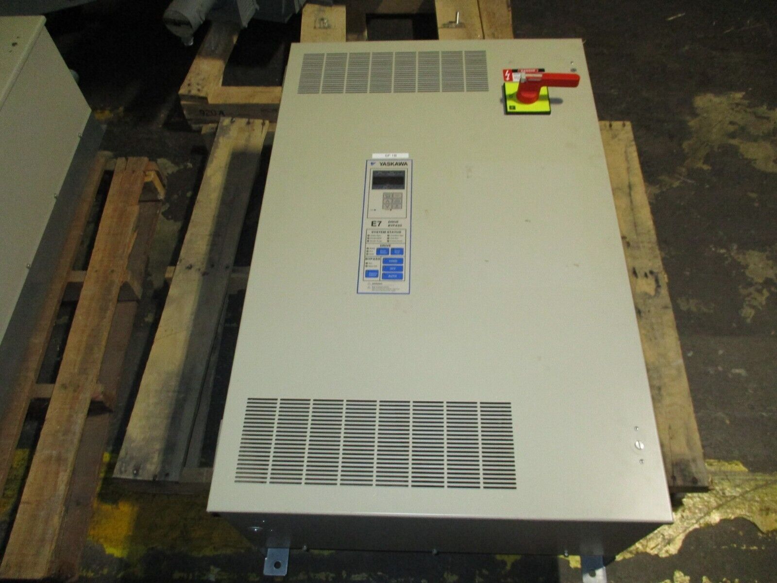 Yaskawa E7 AC Drive w/ Bypass E7LVB052 50HP 3Ph Drive: CIMR-E7U4030 Used