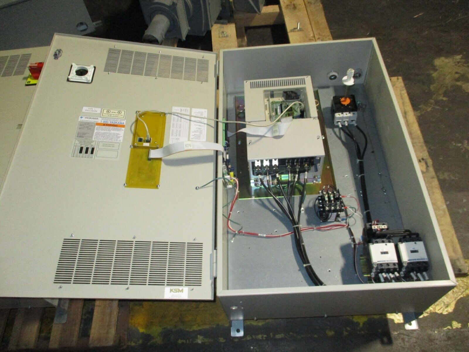 Yaskawa E7 AC Drive w/ Bypass E7LVB052 50HP 3Ph Drive: CIMR-E7U4030 Used