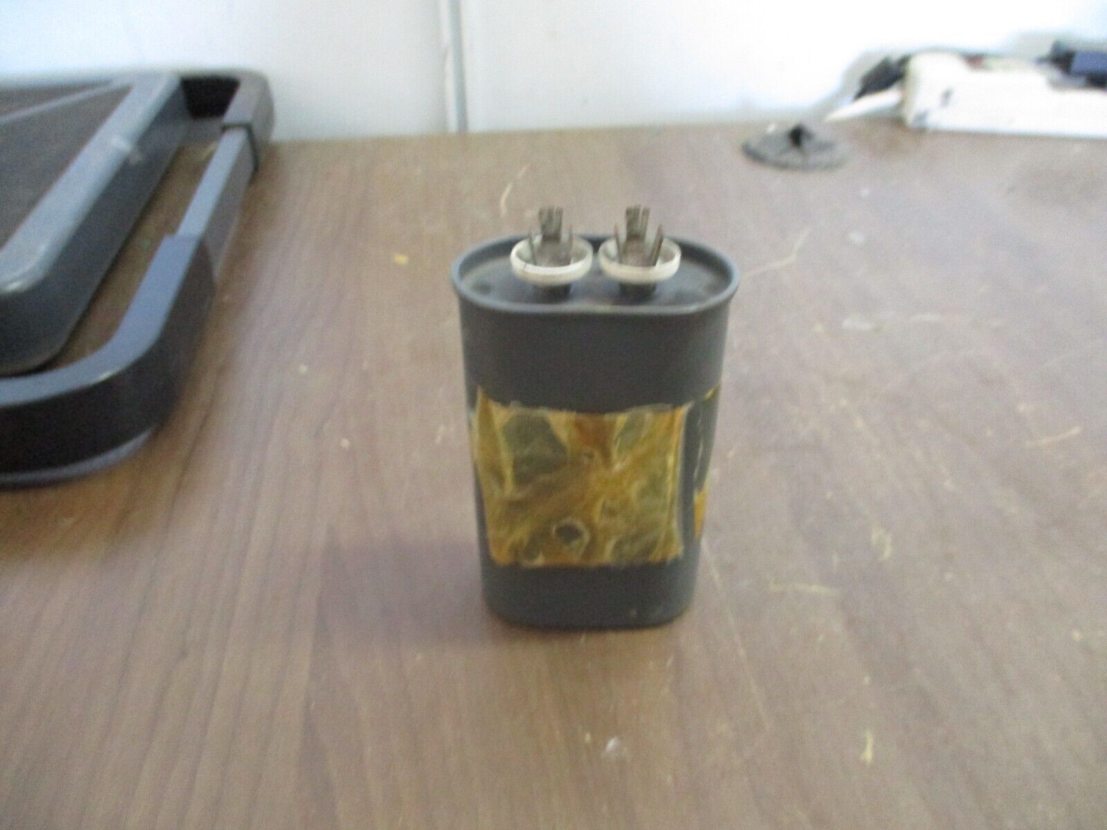 Aerovox Capacitor Z92P3335M 35uF 330V 60Hz Used