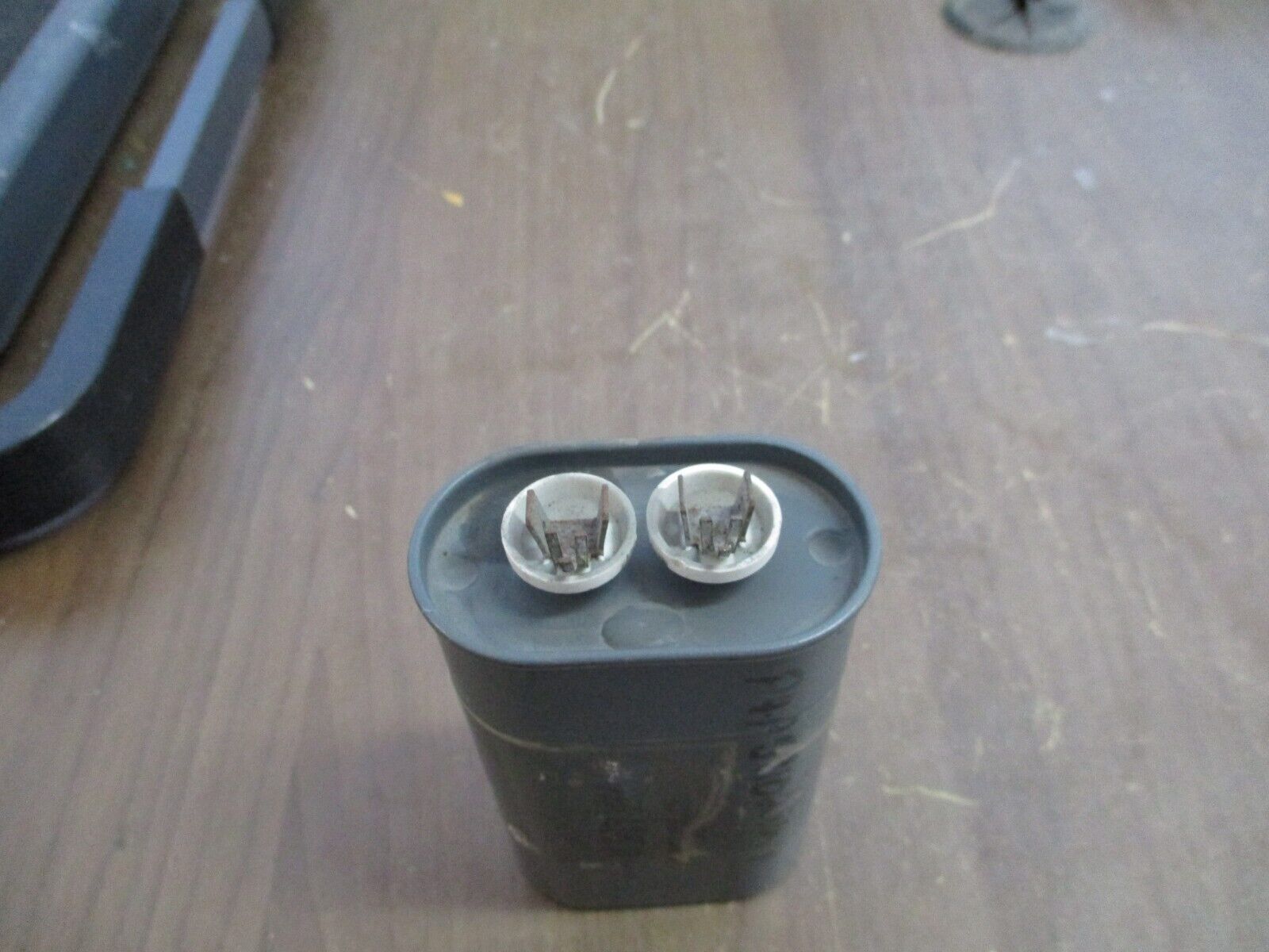 Aerovox Capacitor Z92P3335M 35uF 330V 60Hz Used
