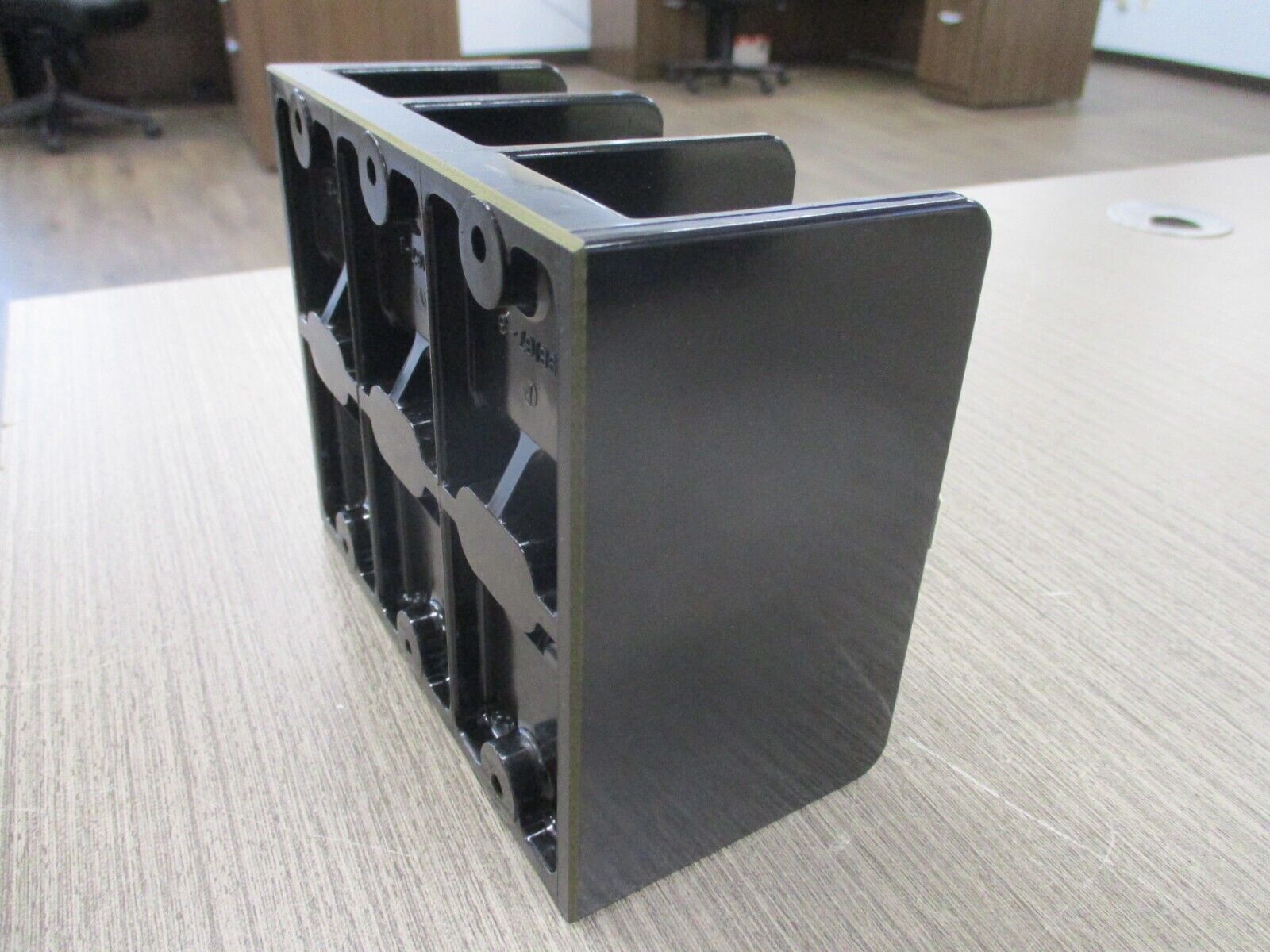 Allen-Bradley Power Distribution Block 1492-PD3183 335A 600V 3P New Surplus