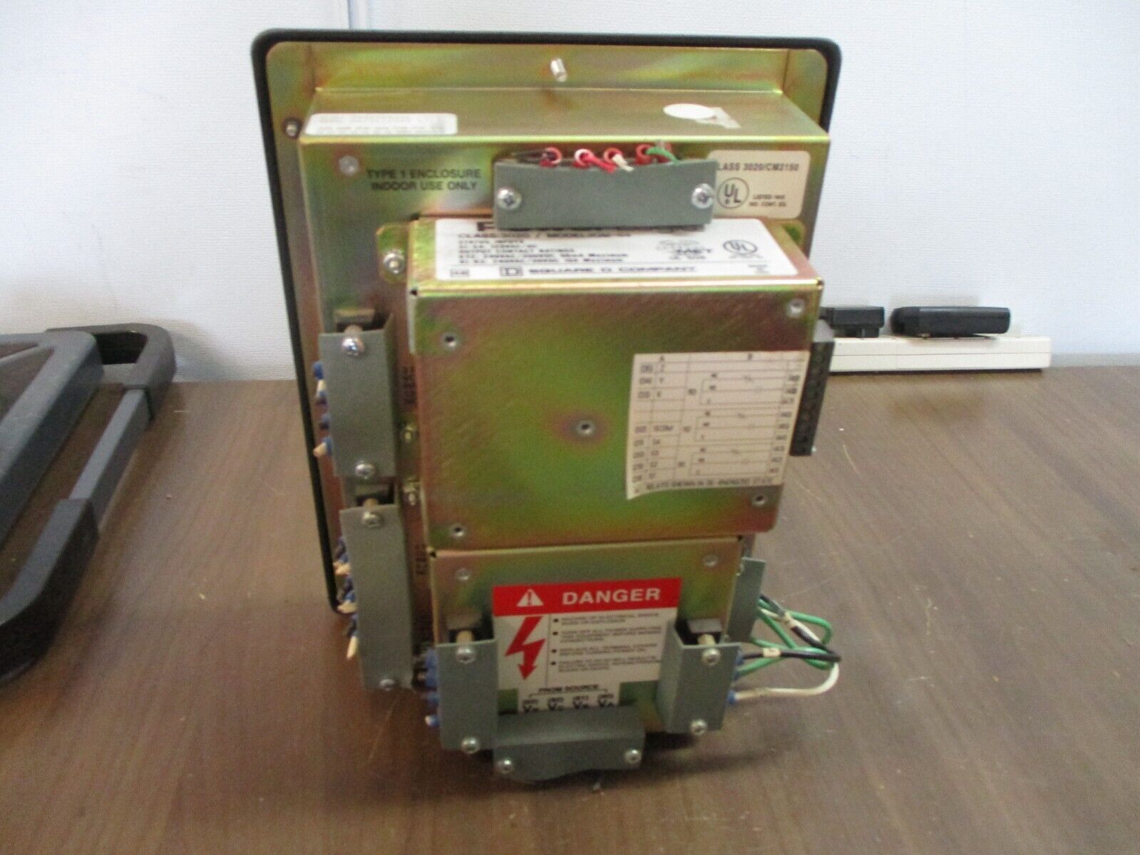 Square D Power Logic Circuit Monitor 3020 CM-2150 w/ 3020 IOM-44 Module Used