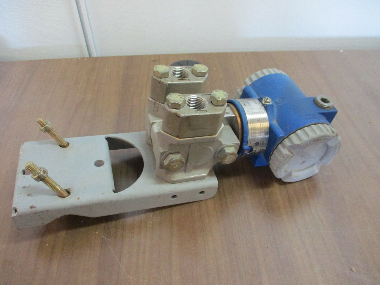 Foxboro, Pressure Transmitter, part#: IDP10- D22A21F-M1, supply: 12.5-42VDC,used