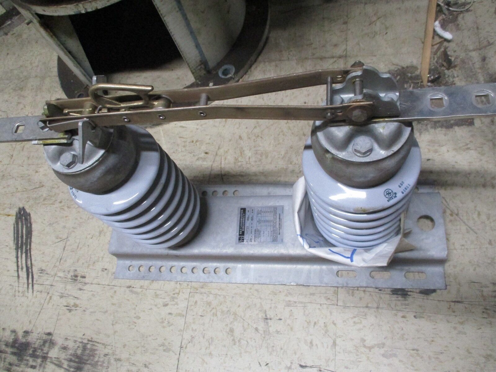 S&C Loadbuster Disconnect 14723 25KV 600A Used