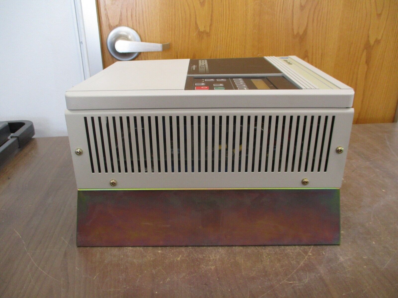 Allen-Bradley 1336 Plus AC Drive 1336S-BRF100-AA-EN3 10HP 3Ph *No Cover Screws*