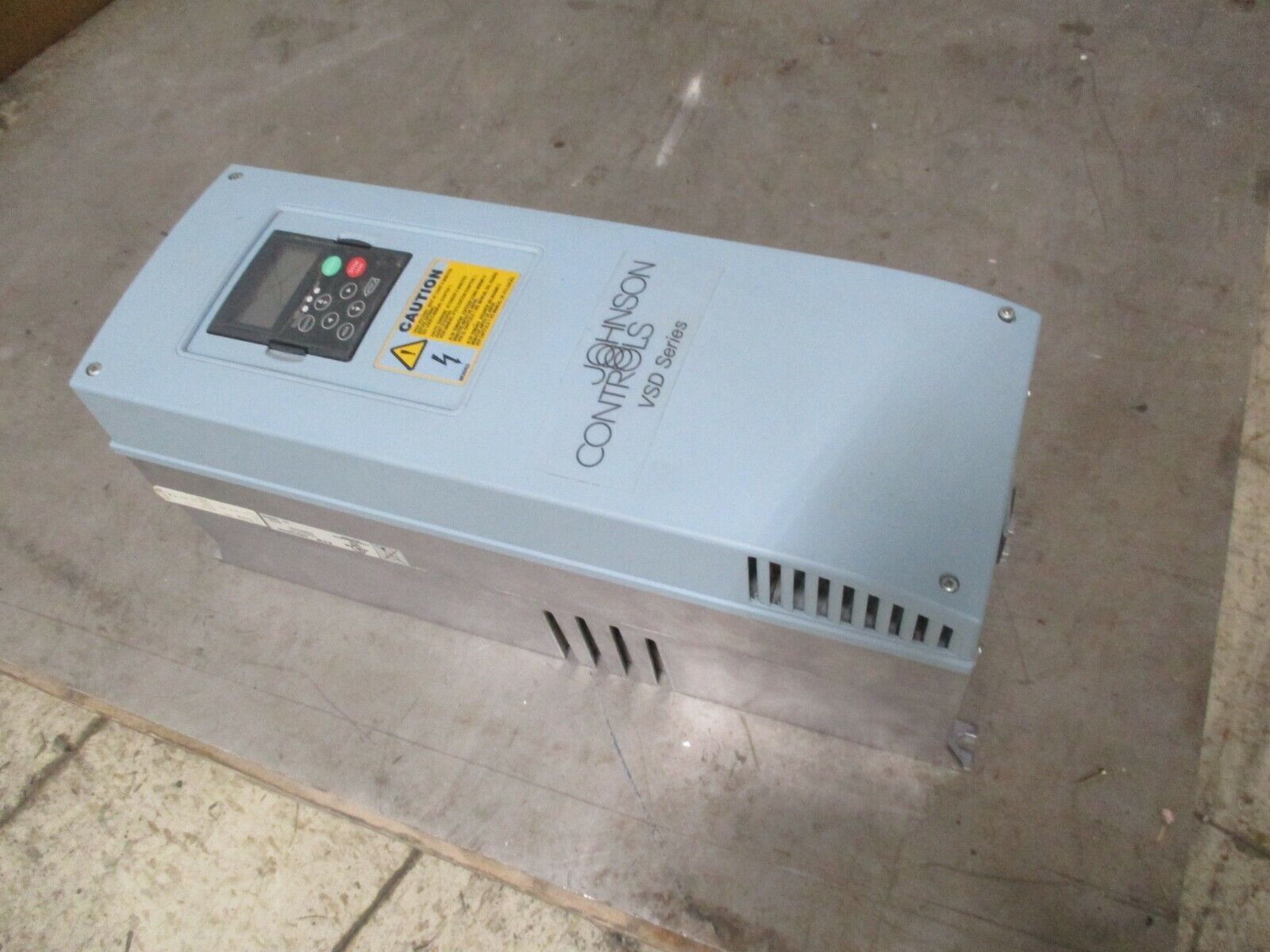 Johnson Controls VSD Series AC Drive VS015210A-00000 15HP 3Ph Used